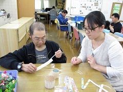 両面テープを剥がします