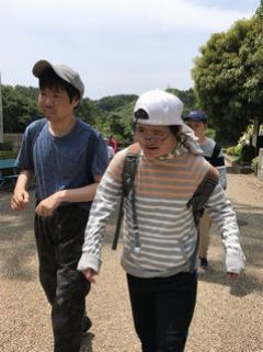 たっぷり歩く動物園内