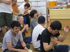 手拍子で大盛り上がり