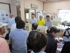 大盛況だったすみれ会の自主製品販売