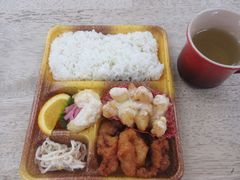 一番人気、エビマヨから揚げ弁当。