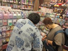 すみっこ、ちいかわ、可愛いグッズが沢山で迷っちゃう。