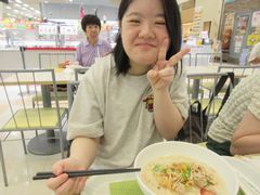先ずは、腹ごしらえです。