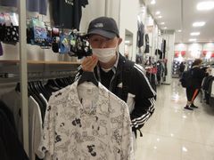 柄シャツも着こなすね～！