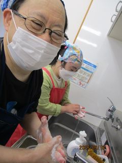 調理前の手洗いもバッチリ！！
