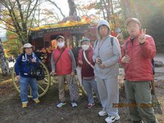 素敵な馬車の前でパチリ。