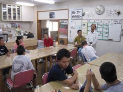 南部すみれの家　朝の会（介護）